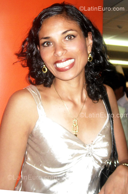 Date this attractive Peru girl Geri from Lima PE312