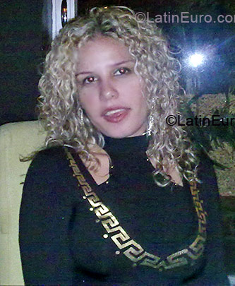 Date this hot Costa Rica girl Mandy from San Jose CR16