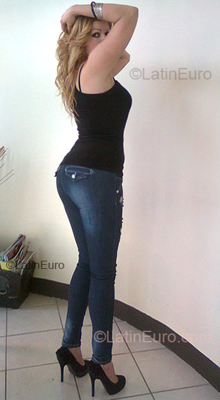 Date this attractive Mexico girl Yuridia from Tijuana MX197