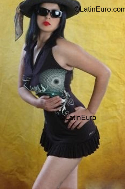 Date this beautiful Brazil girl Flavia Helena from Sao Carlos BR6301