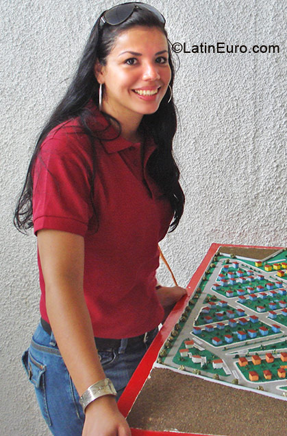 Date this happy Nicaragua girl Maria Esperanza from Leon NI10