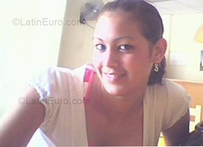 Date this charming Ecuador girl Gaby from Guayaquil EC36