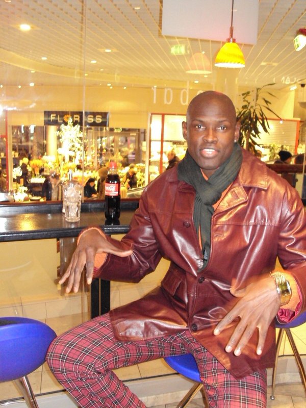 Date this fun Brazil man Niang from London BR3884