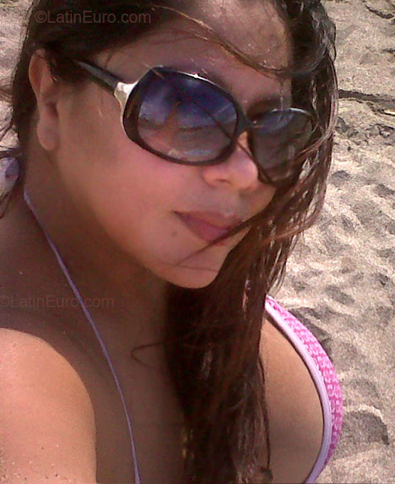 Date this delightful Ecuador girl Cecilia from Manabi EC53
