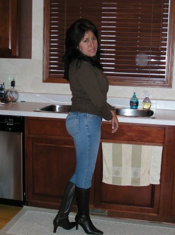 Date this gorgeous United States girl Cecilia from Phoenix US8346