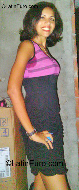 Date this attractive Brazil girl Fabiola from Recife BR7489