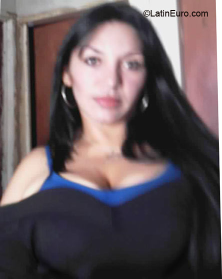 Date this lovely Venezuela girl Rolania from Maracaibo VE50