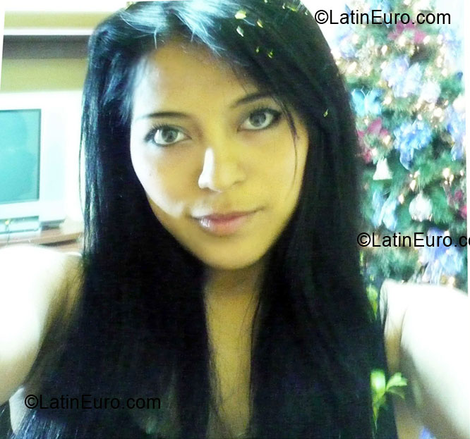 Date this voluptuous Peru girl Ruth from Lima PE412