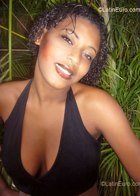 Date this voluptuous Brazil girl Thaiane from Belford Roxo BR6148