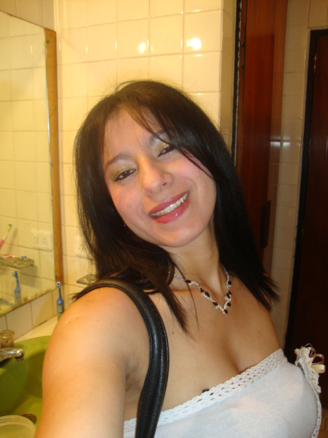 Date this tall Ecuador girl Jenny from Quito EC74