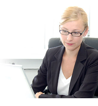 Date this delightful United Kingdom girl Manager from London GB470