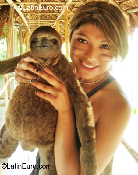 Date this young Peru girl Yohanna from Lima PE436