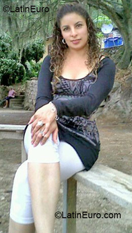 Date this passionate Honduras girl Wendy from Tegucigalpa HN291