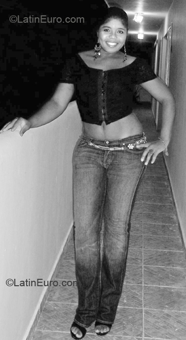 Date this hard body Dominican Republic girl Nelfa from Punta Cana DO6999