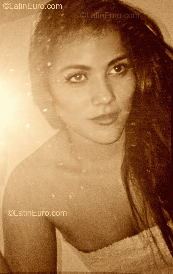 Date this cute Ecuador girl Alba from Milagro EC85