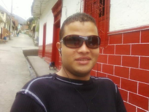 Date this tall Colombia man Carlos from Medellin CO6689