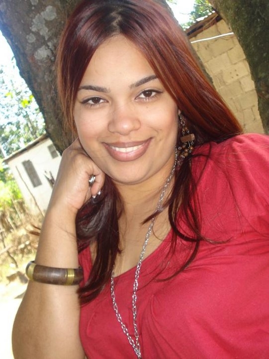 Date this funny France girl Emraa from Paris FR128