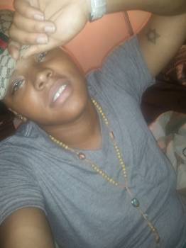 Date this good-looking United States girl Delquis from Burlington US9380