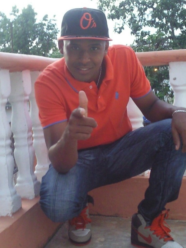 Date this tall Dominican Republic man Leonard from Santo Domingo DO7367