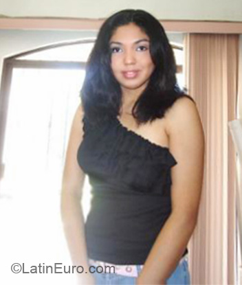 Date this georgeous Mexico girl Nohemi from La Paz MX325