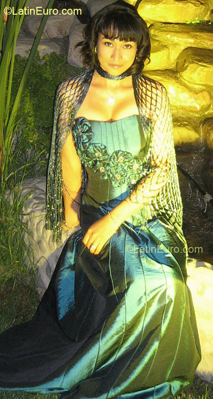 Date this sultry Peru girl Brennda from Arequipa PE482