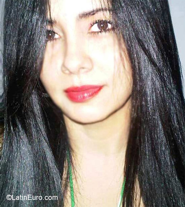 Date this voluptuous Venezuela girl Alejandra from Maracaibo VE67