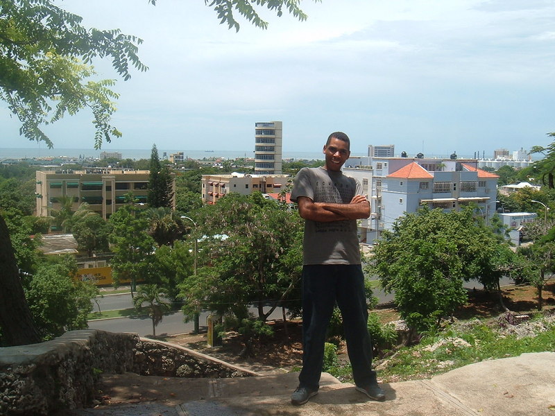 Date this nice looking Dominican Republic man Santo from Santo Domingo DO7506