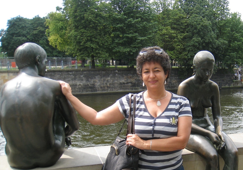 Date this nice looking Cuba girl Gisela from Havana CU16