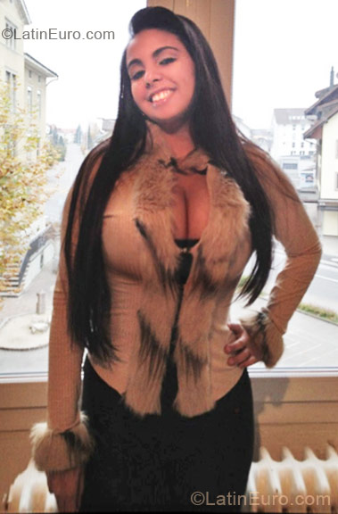 Date this georgeous Brazil girl Naihana from Goiania BR6018