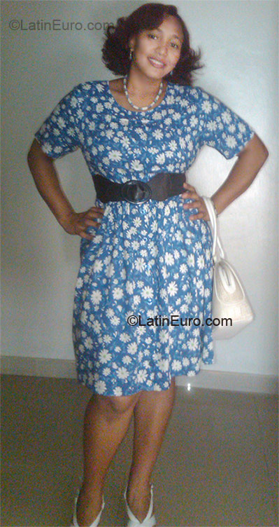 Date this georgeous Dominican Republic girl Ruth from Barahona DO8701