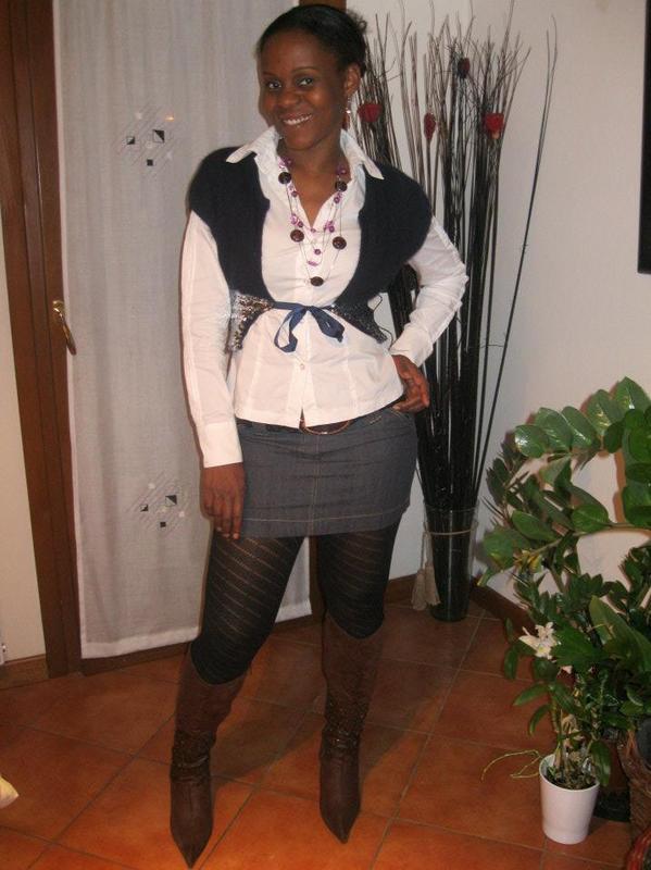 Date this hard body Italy girl Laurita from Pordenone CO7645