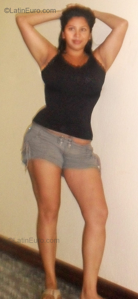 Date this athletic Costa Rica girl Jessica from San Jose CR77