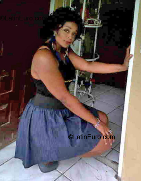 Date this lovely Jamaica girl Sherryleecr from spanish town JM331