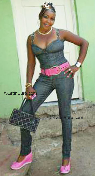 Date this pretty Jamaica girl Carlene from Kingston JM332