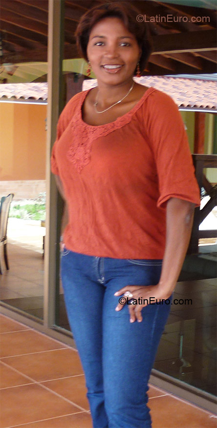 Date this beautiful Panama girl Luz from Panama City PA145