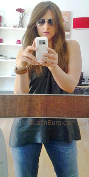 Date this nice looking Spain girl Carola from Barcelona ES204