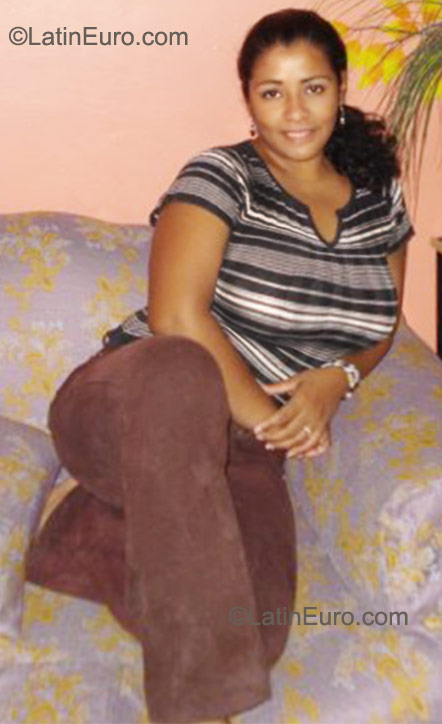 Date this lovely Honduras girl Erika from Tegucigalpa HN427