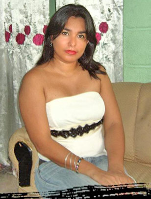 Date this happy Honduras girl Vari from San Pedro Sula HN445