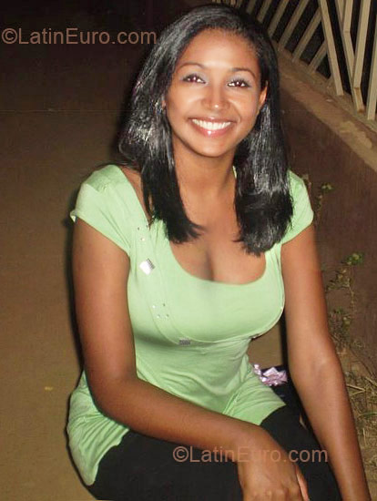 Date this cute Brazil girl Cristiane from Sao Paulo BR6108