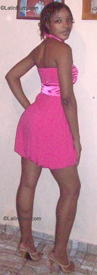 Date this gorgeous Brazil girl Leila Pamela from Rio De Janeiro BR6129