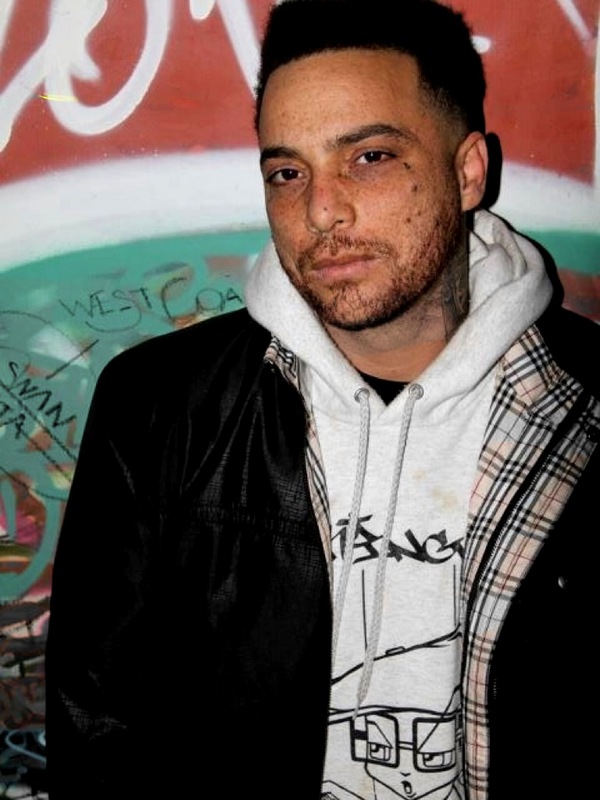 Date this passionate United States man Kiser from Oakland US11696