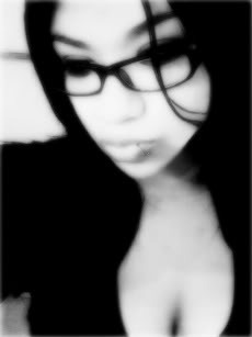 Date this voluptuous United States girl Kushsmoker559 from Visalia US11872