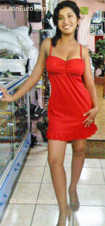 Date this athletic Honduras girl Karerine from Tegucigalpa HN707