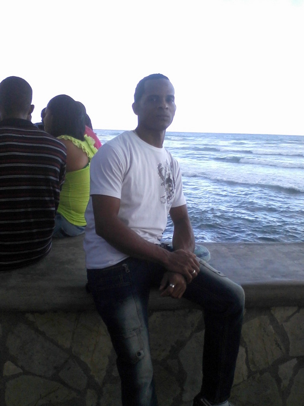 Date this young Dominican Republic man Antionio from Santo Domingo DO10016