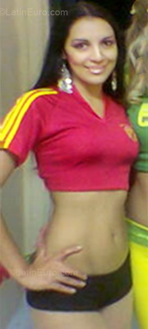 Date this hot El Salvador girl Nina from San Salvador SV29