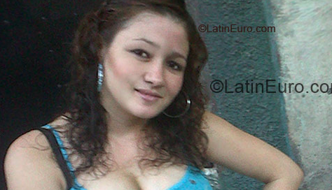 Date this beautiful Honduras girl Crisly from San Pedro Sula HN522
