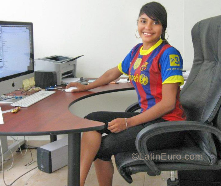 Date this stunning Honduras girl Angie from San Pedro Sula HN526