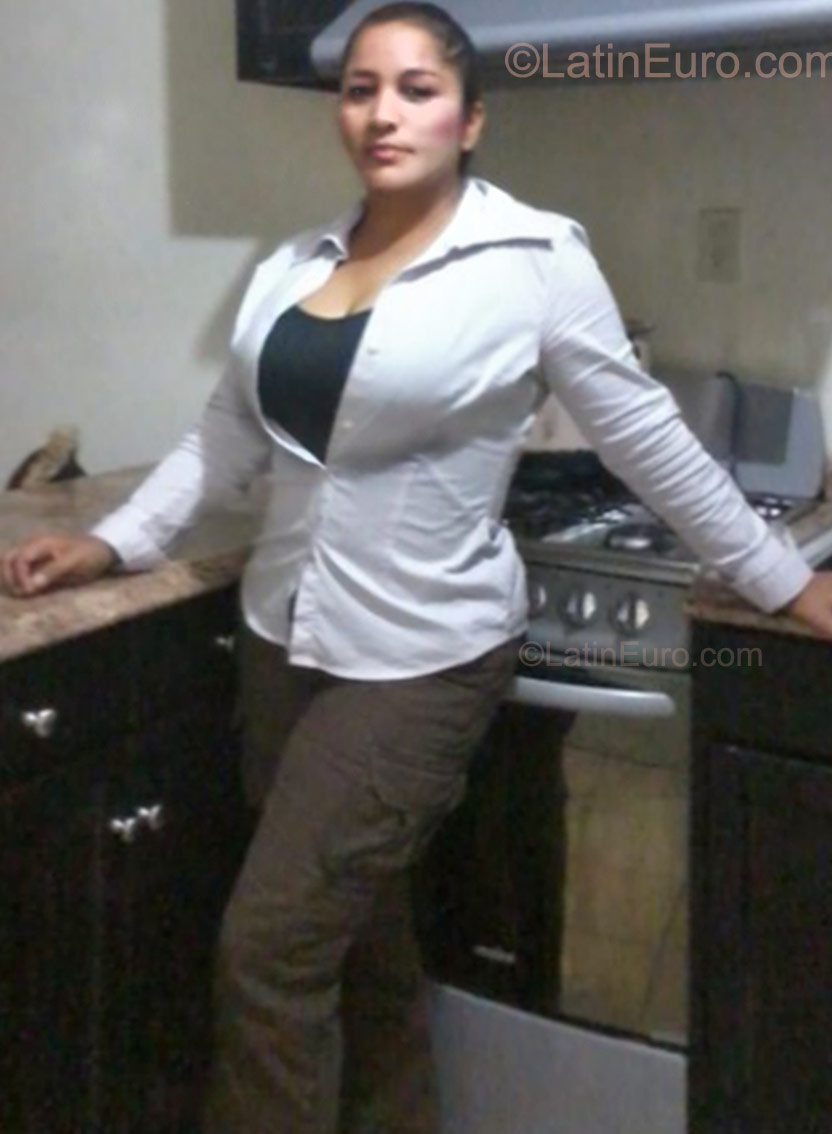 Date this sensual Mexico girl Dina from Mexicali MX583