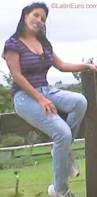 Date this sultry Brazil girl Izabel from Recife BR6300