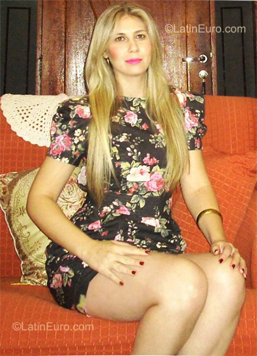 Date this foxy Brazil girl Aline from Severinia BR6309